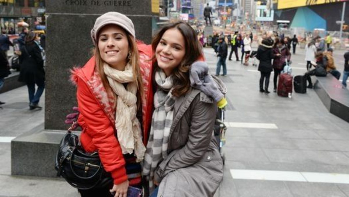 Bruna Marquezine e Tatá Werneck em I Love Paraisópolis