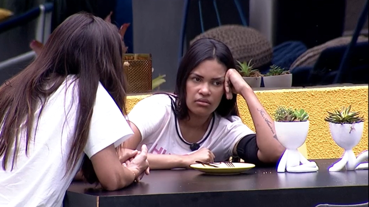 Flayslane conversa com Mari na cozinha xepa do BBB20