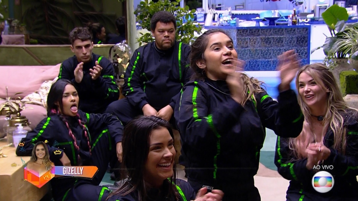 Gizelly comemora liderança no BBB20
