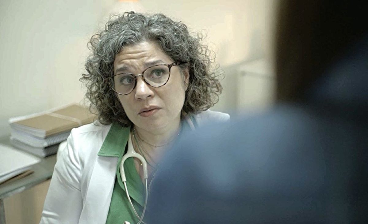 Jane (Isabel Teixeira) em Amor de Mãe