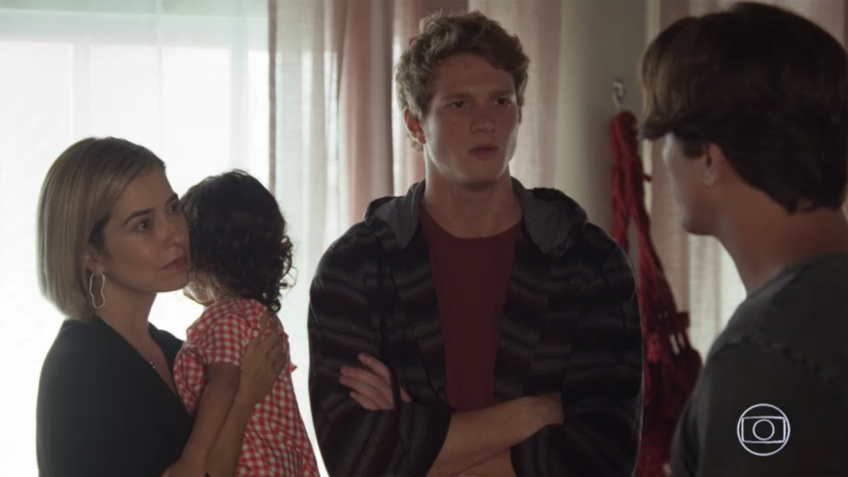 Lígia (Paloma Duarte), Filipe (Pedro Novaes), Nina e Rui (Rômulo Arantes) em Malhação