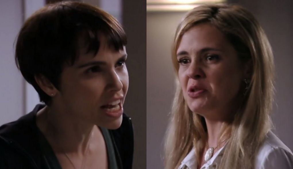 Nina (Débora Falabella) e Carminha (Adriana Esteves) de Avenida Brasil