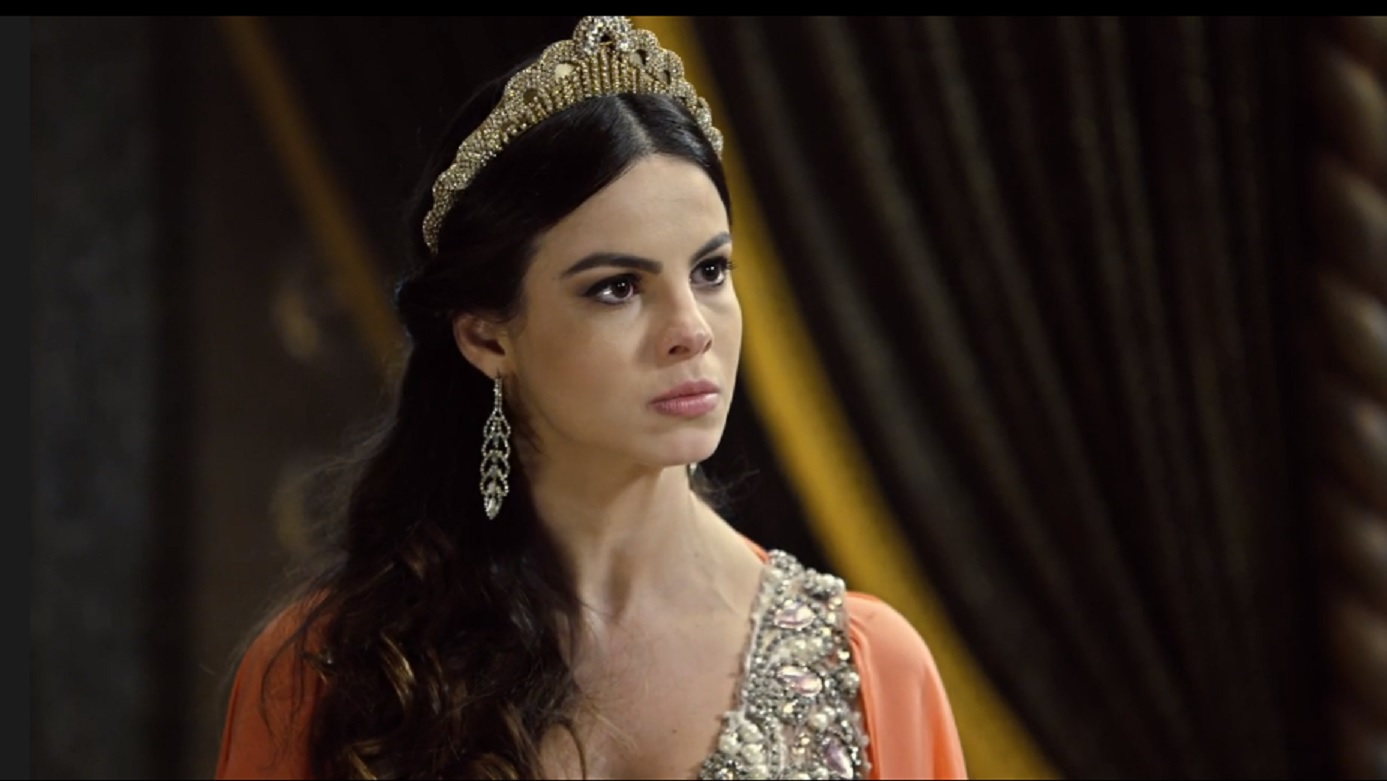 Nitócris (Stephany Brito) em O Rico e Lázaro
