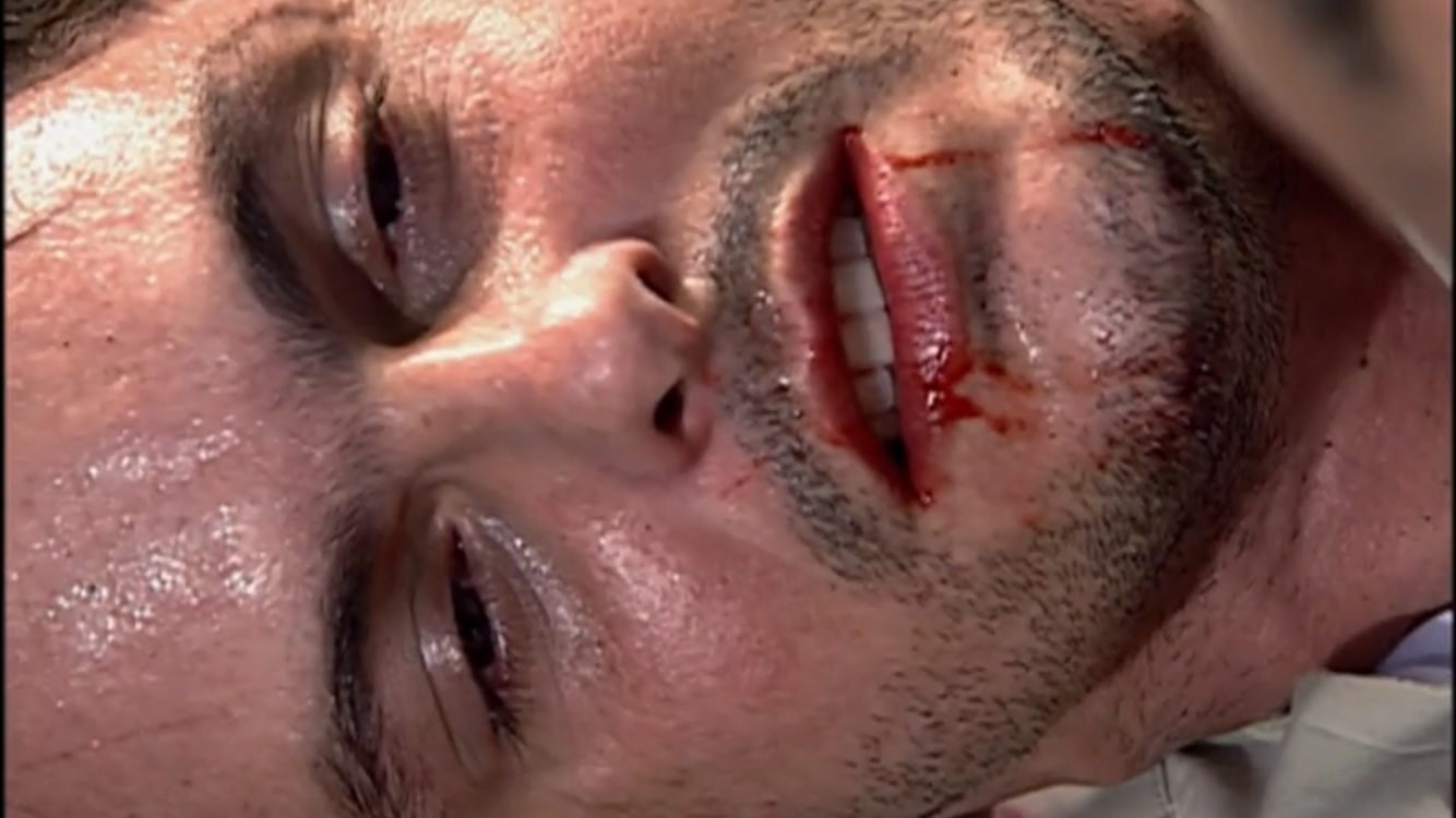 Capeletti (Daniel Marinho) morrendo em Caminhos do Coração