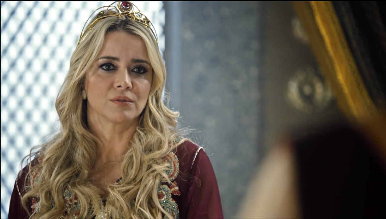 Sammu-Ramat (Christine Fernandes) em O Rico e Lázaro