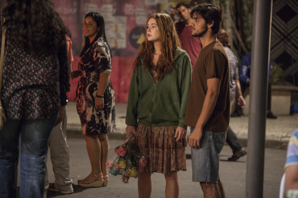 Eliza ( Marina Ruy Barbosa ) e Jonatas ( Felipe Simas)