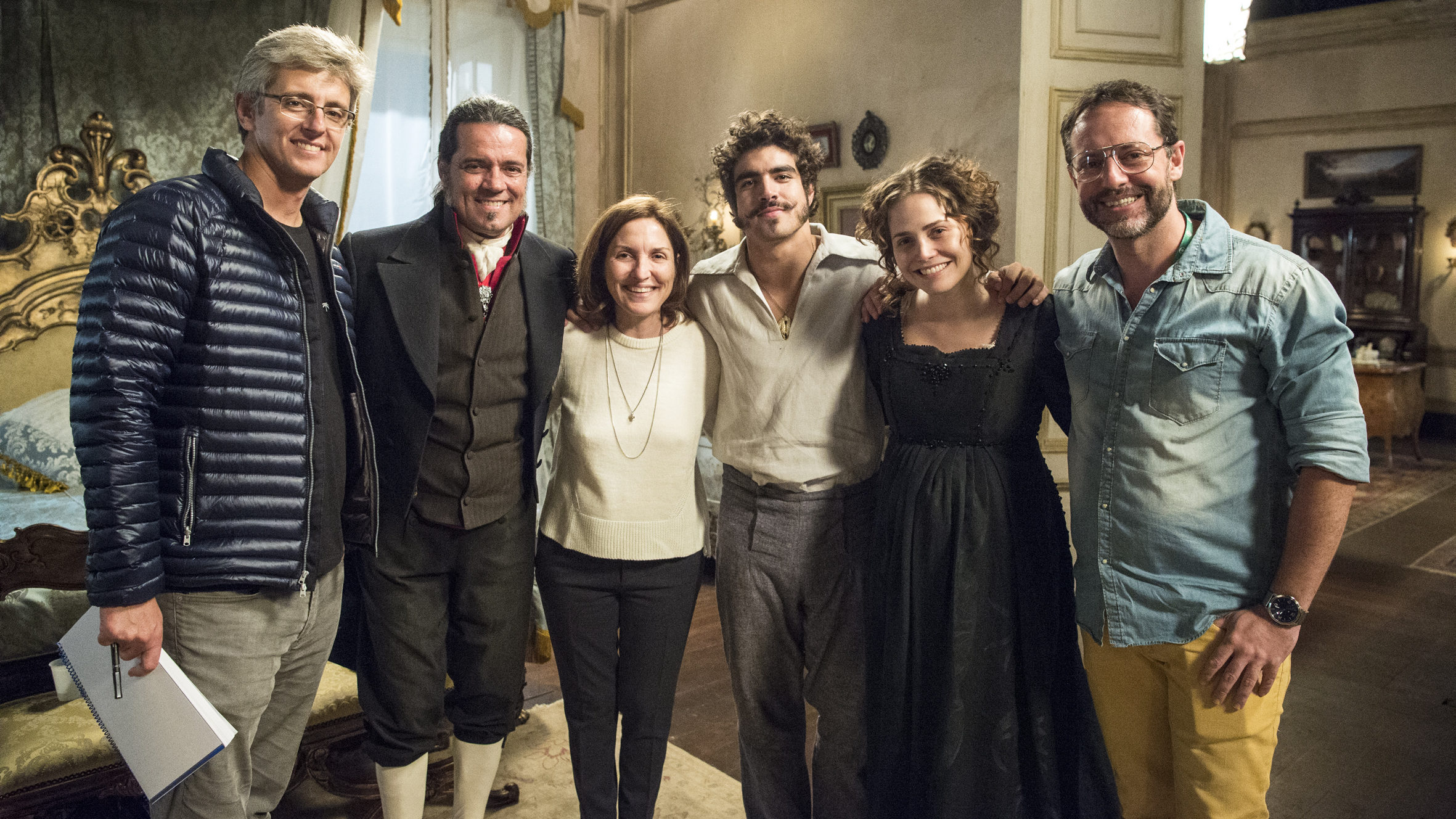 Leopoldina ( Letícia Colin ), Dom Pedro ( Caio Castro ), José Bonifácio ( Felipe Camargo ), o diretor Guto Botelho e os autores Thereza Falcão e Alessandro Marson.