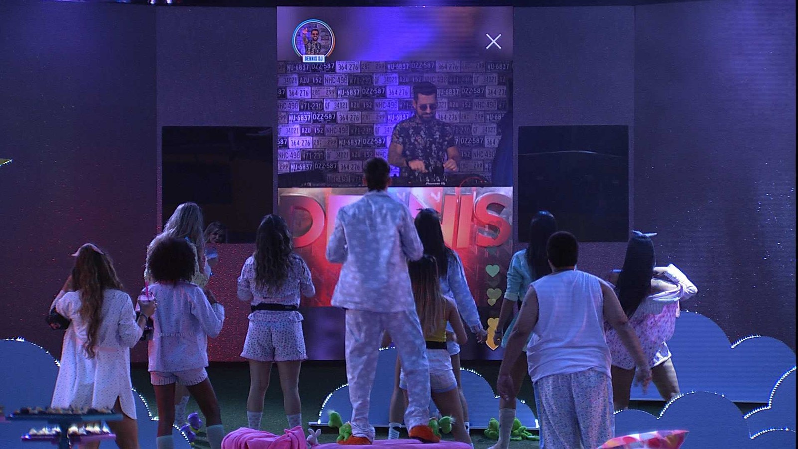 Dennis Dj agita festa do BBB20 (Foto: Reprodução/TVGlobo)