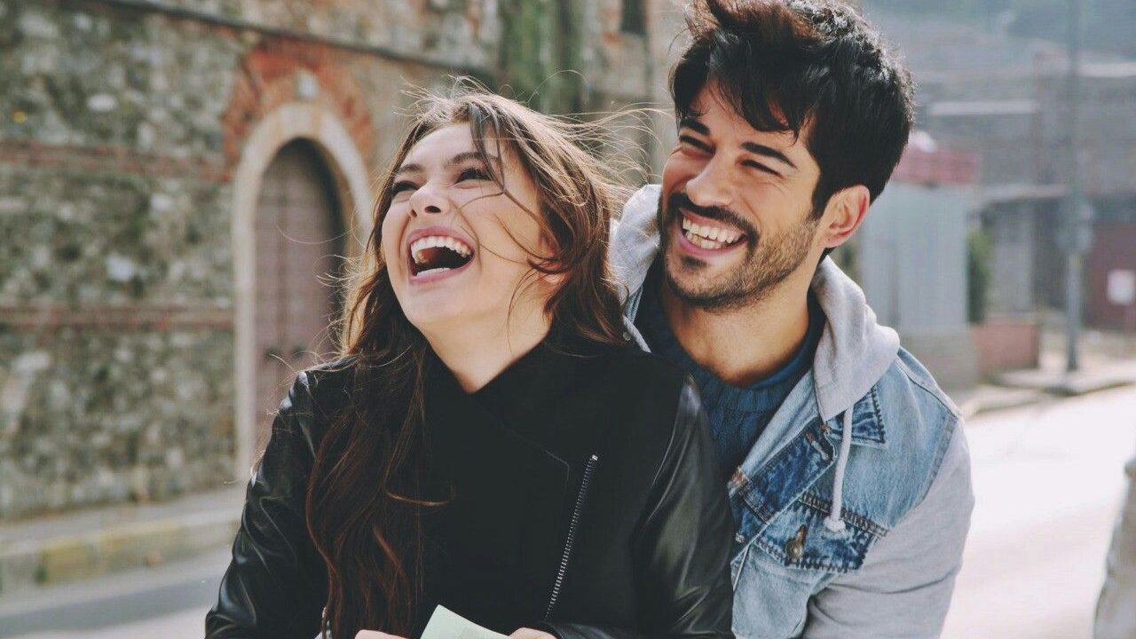 Protagonistas de Kara Sevda