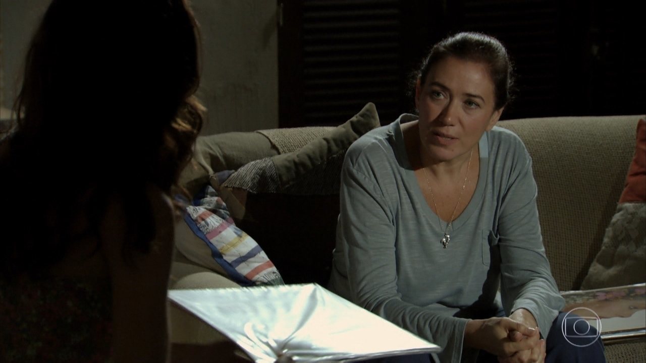 Amália (Sophie Charlotte) e Griselda (Lília Cabral) em Fina Estampa