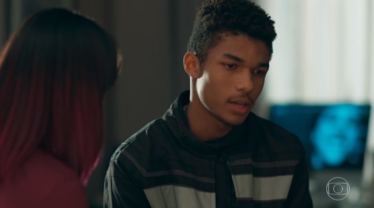 Anderson (Juan Paiva) e Tina (Ana Hikari) de Malhação - Viva a Diferença