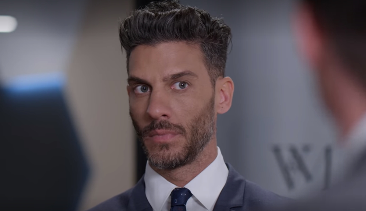 Armando descobre novo gerente da V&M (Reprodução: Netflix)