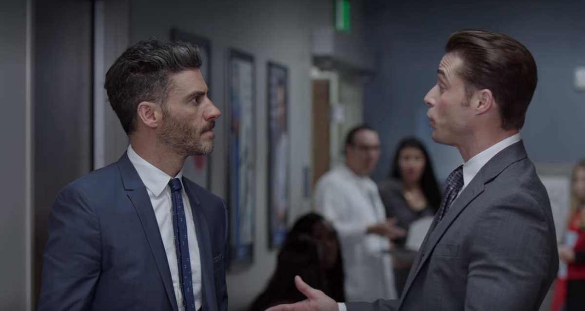Armando e Daniel em cena de Betty a Feia em NY (Reprodução: Netflix)