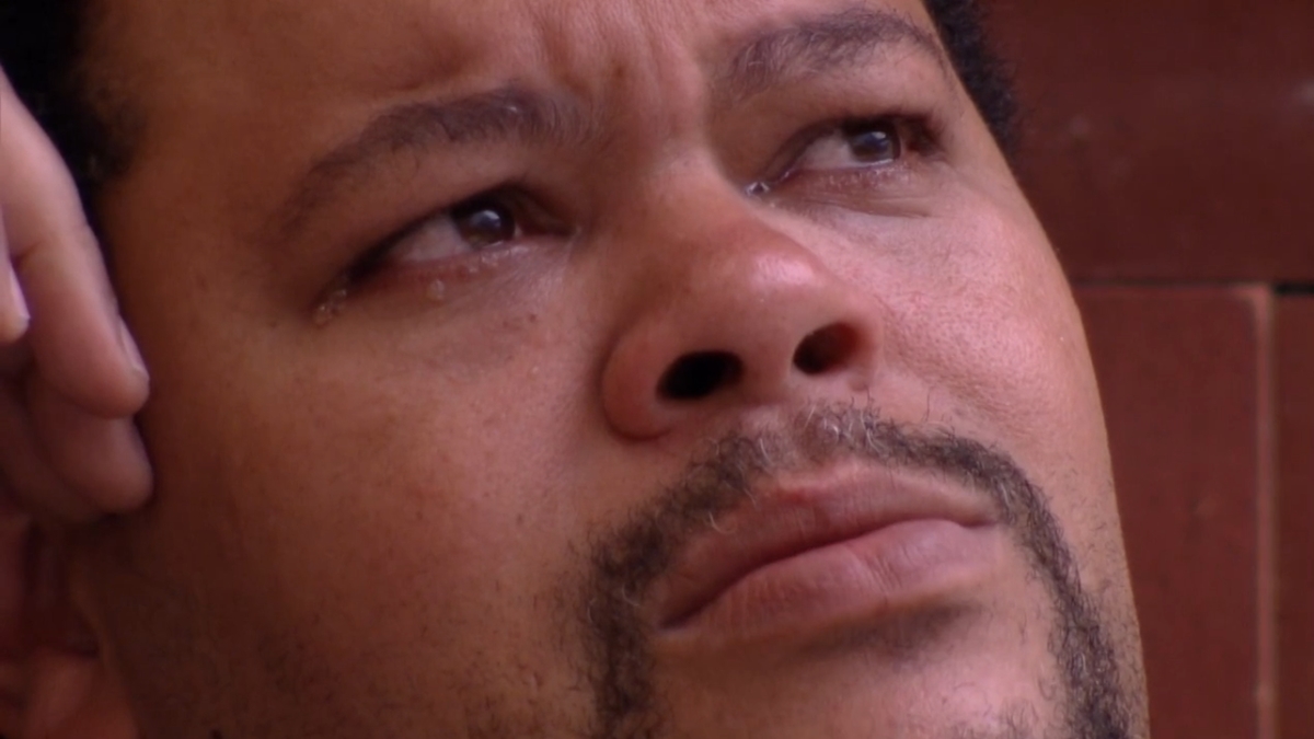 Babu chora na varanda do BBB 20