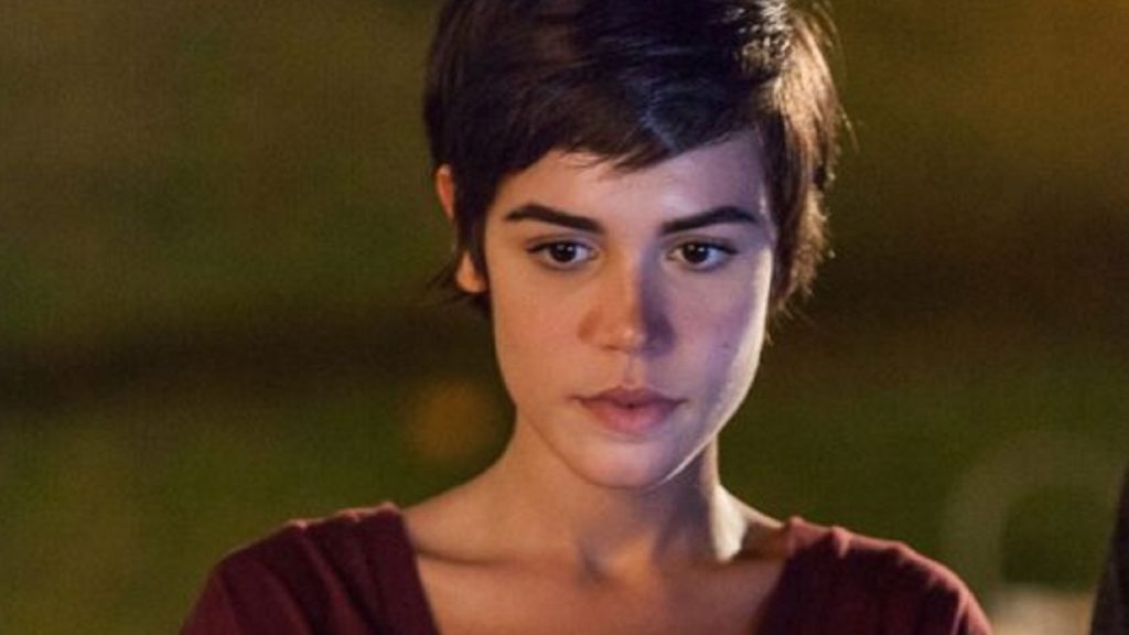 Carla Salle como Leila em Totalmente Demais