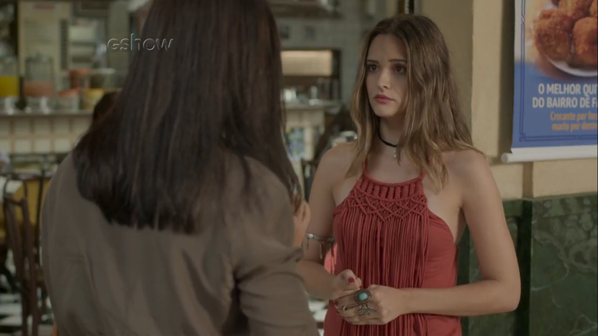Carolina (Juliana Paes) e Cassandra (Juliana Paiva) em Totalmente Demais