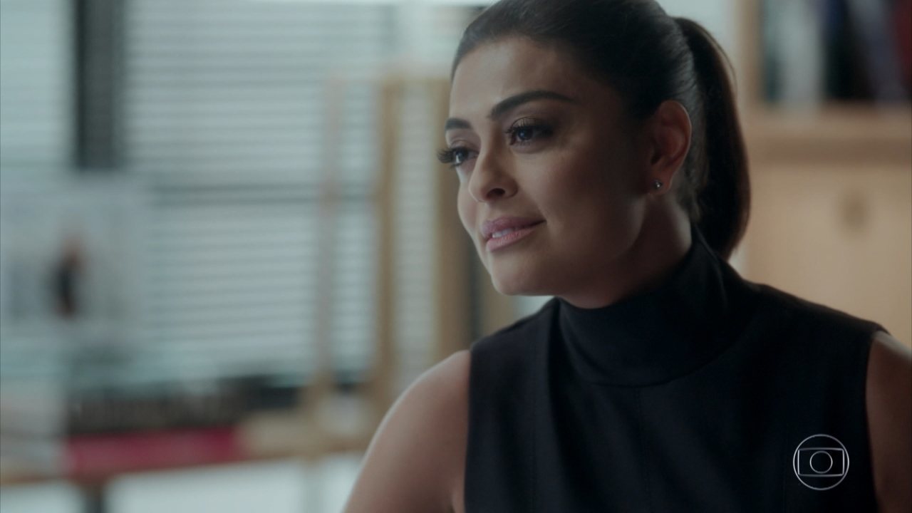 Carolina (Juliana Paes) em Totalmente Demais