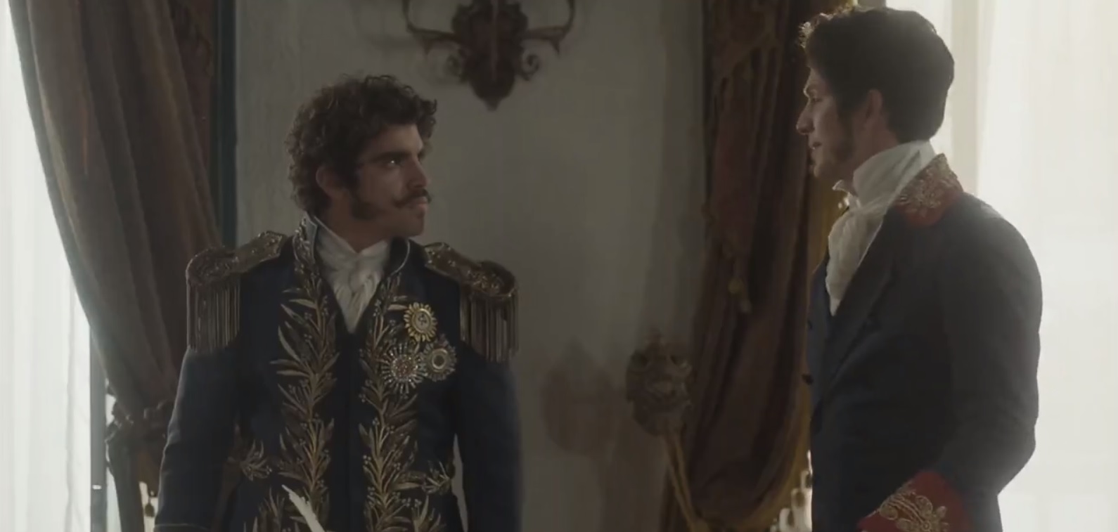 Dom Pedro (Caio Castro) e Chalaça (Romulo Estrela) de Novo Mundo