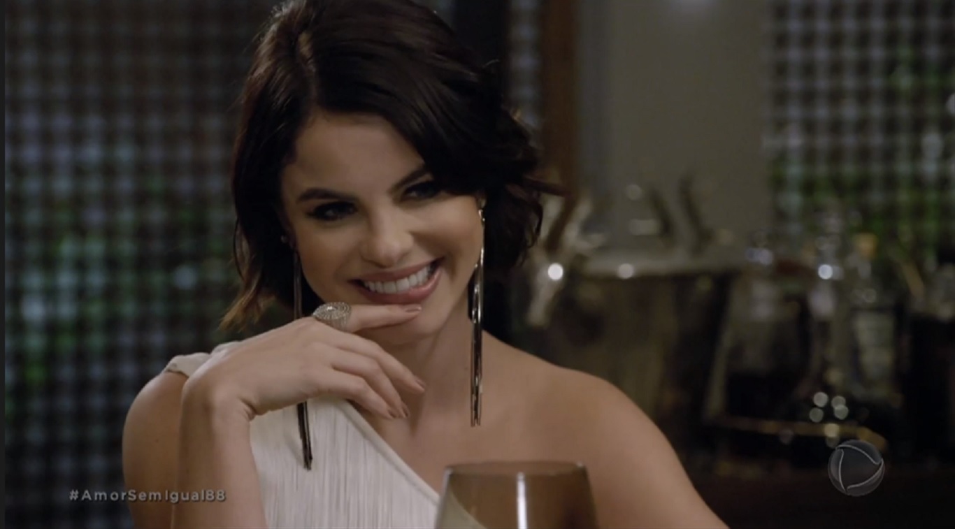 Donatella (Stephany Brito) em Amor Sem Igual
