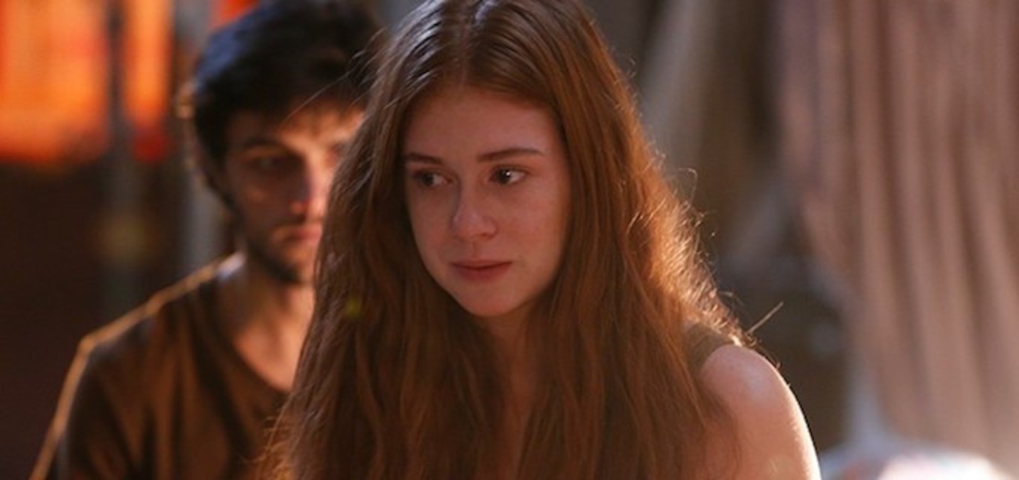 Eliza (Marina Ruy Barbosa) e Jonatas (Felipe Simas) de Totalmente Demais