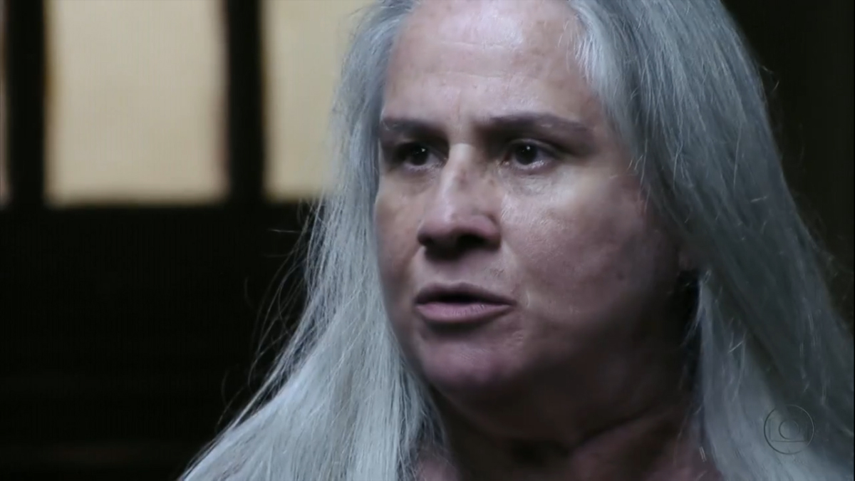 Lucinda (Vera Holtz) em Avenida Brasil