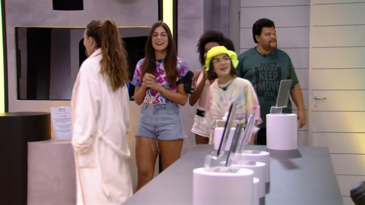Mari, Rafa, Thelma, Manu e Babu no segundo andar da casa do BBB20