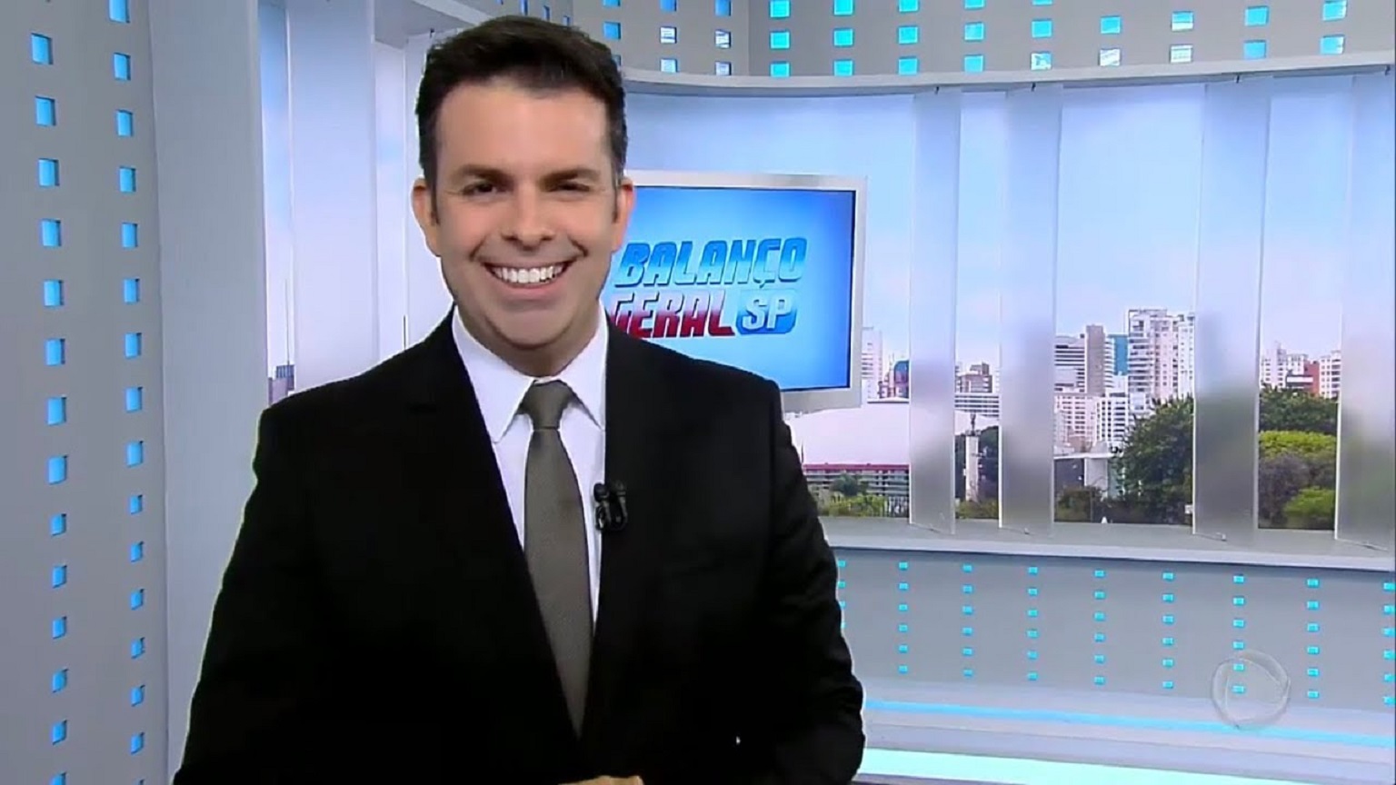 Matheus Furlan apresentando o Balanço Geral SP