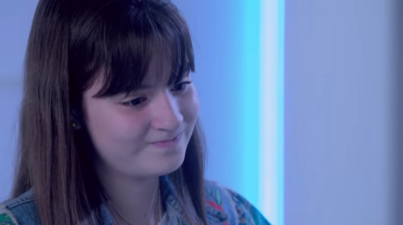 Poliana (Sophia Valverde) em As Aventuras de Poliana