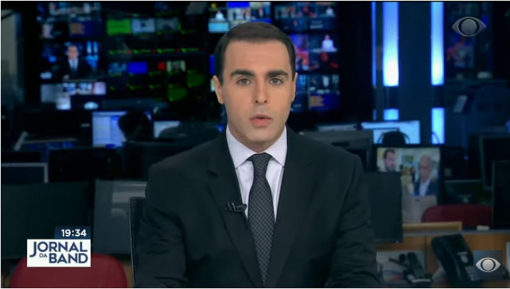 Rafael Colombo apresentando o Jornal da Band