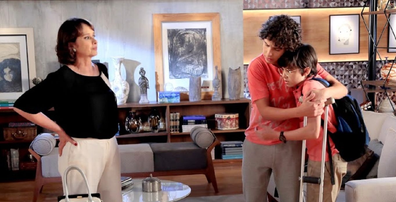 Ruth (Myrian Rios), João (Igor Jansen) e Bento (Davi Campolongo) em As Aventuras de Poliana