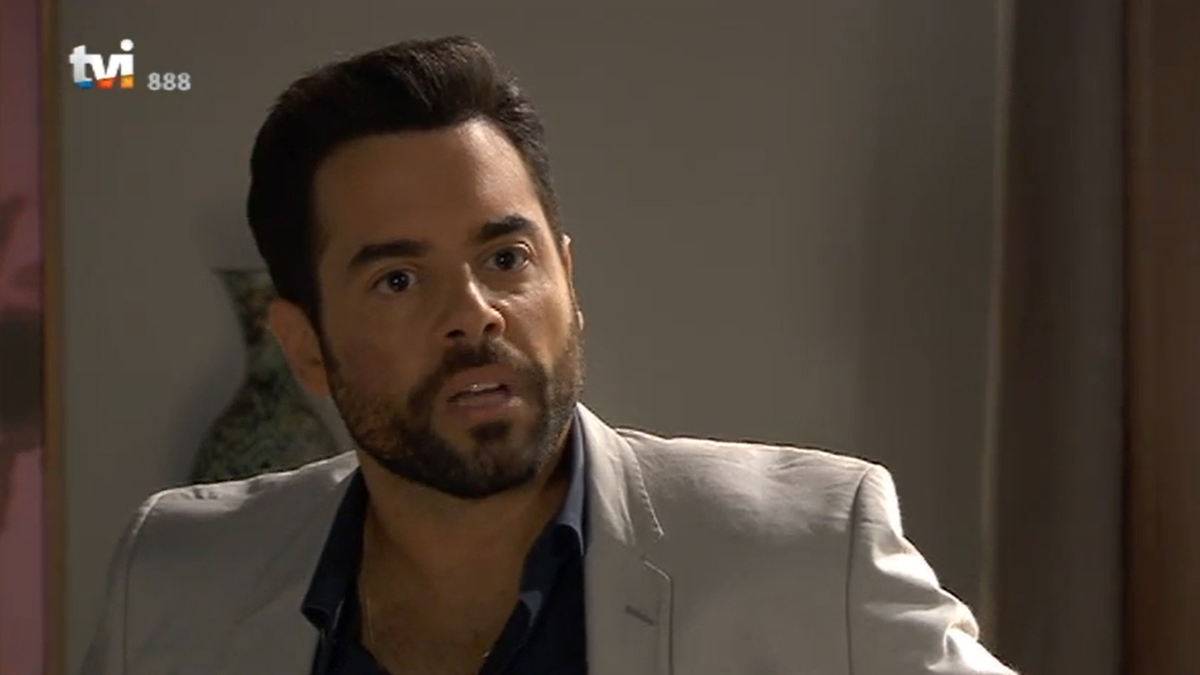 Tomás (Pedro Carvalho) em Ouro Verde