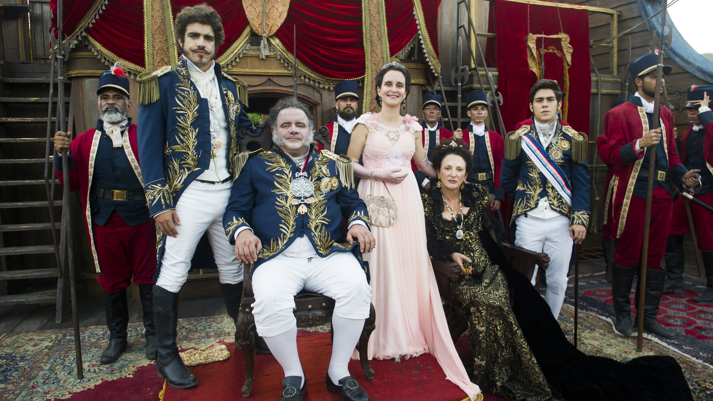 Pedro ( Caio Castro ), Carlota ( Débora Olivieri ), Miguel ( Daniel Rangel ) , Maria Teresa ( Carolina Prismel ), Dom João ( Leo Jaime)