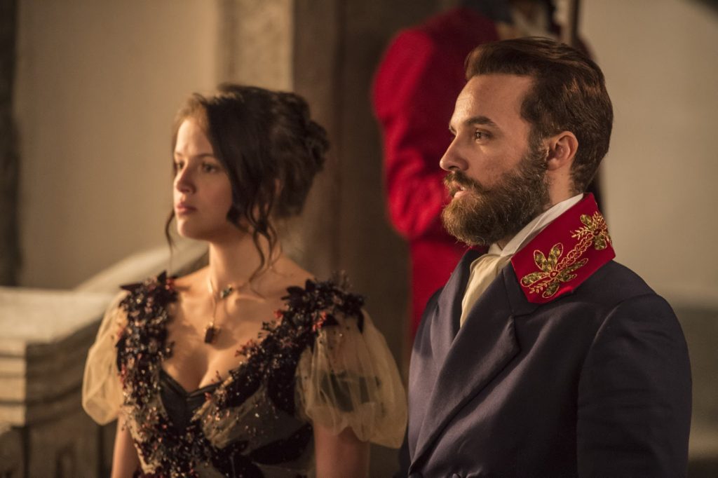 Francisco (Alex Morenno) e Domitila (Agatha Moreira) em Novo Mundo