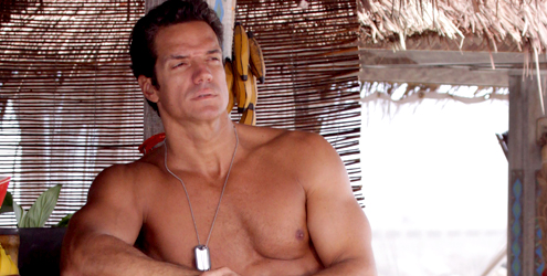 Ferdinand (Carlos Machado) foi apontado por Aguinaldo Silva como o amante de Crô (Marcelo Serrado) em Fina Estampa (Divulgação / Globo)