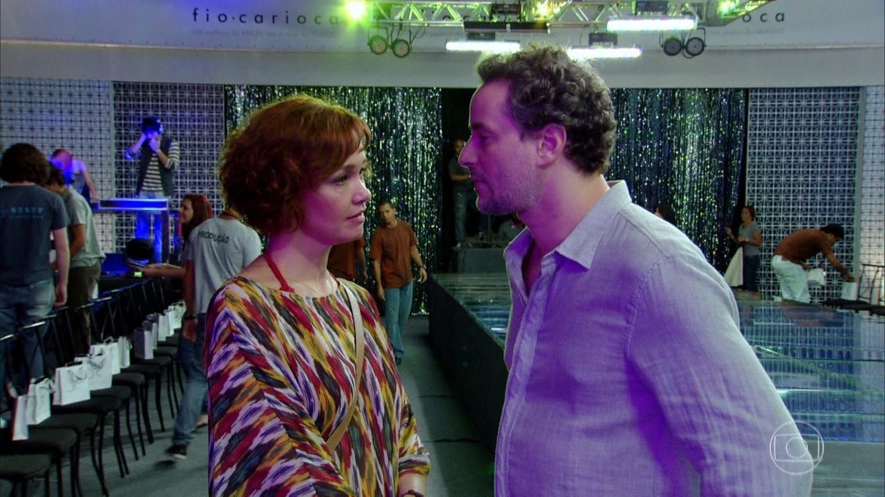 Esther (Julia Lemmertz) e Paulo (Dan Stulbach) em Fina Estampa