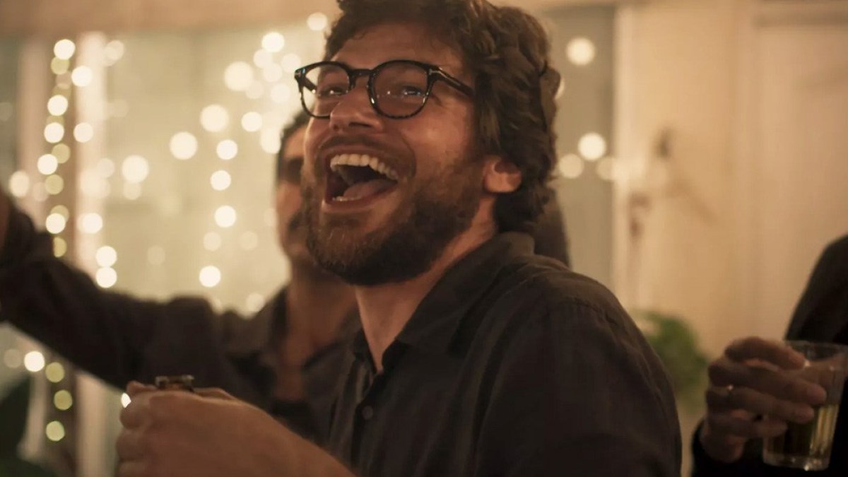 Paulo (Emílio Dantas) em Todas as Mulheres do Mundo