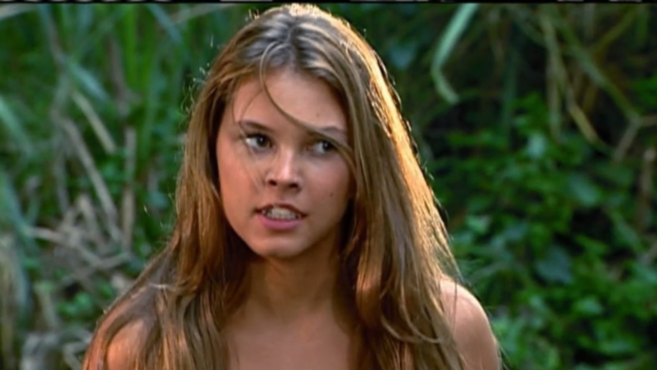 Ísis (Louise D'Tuani) em Caminhos do Coração