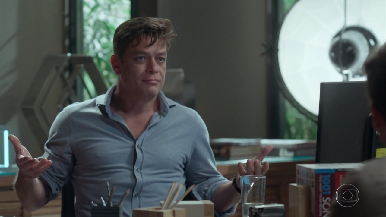 Arthur (Fábio Assunção) em Totalmente Demais