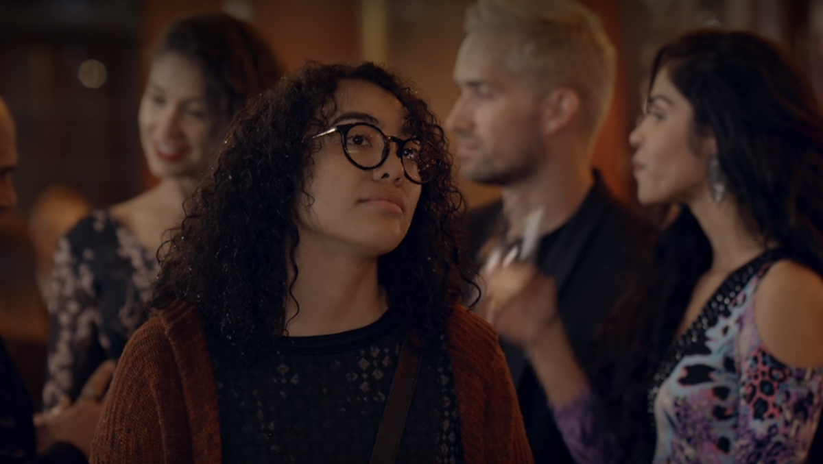 Betty é humilhada em evento (Reprodução: Netflix)
