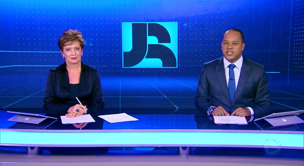 Christina Lemos e Luiz Fara Monteiro apresentaram o Jornal da Record (Reprodução: PlayPlus)