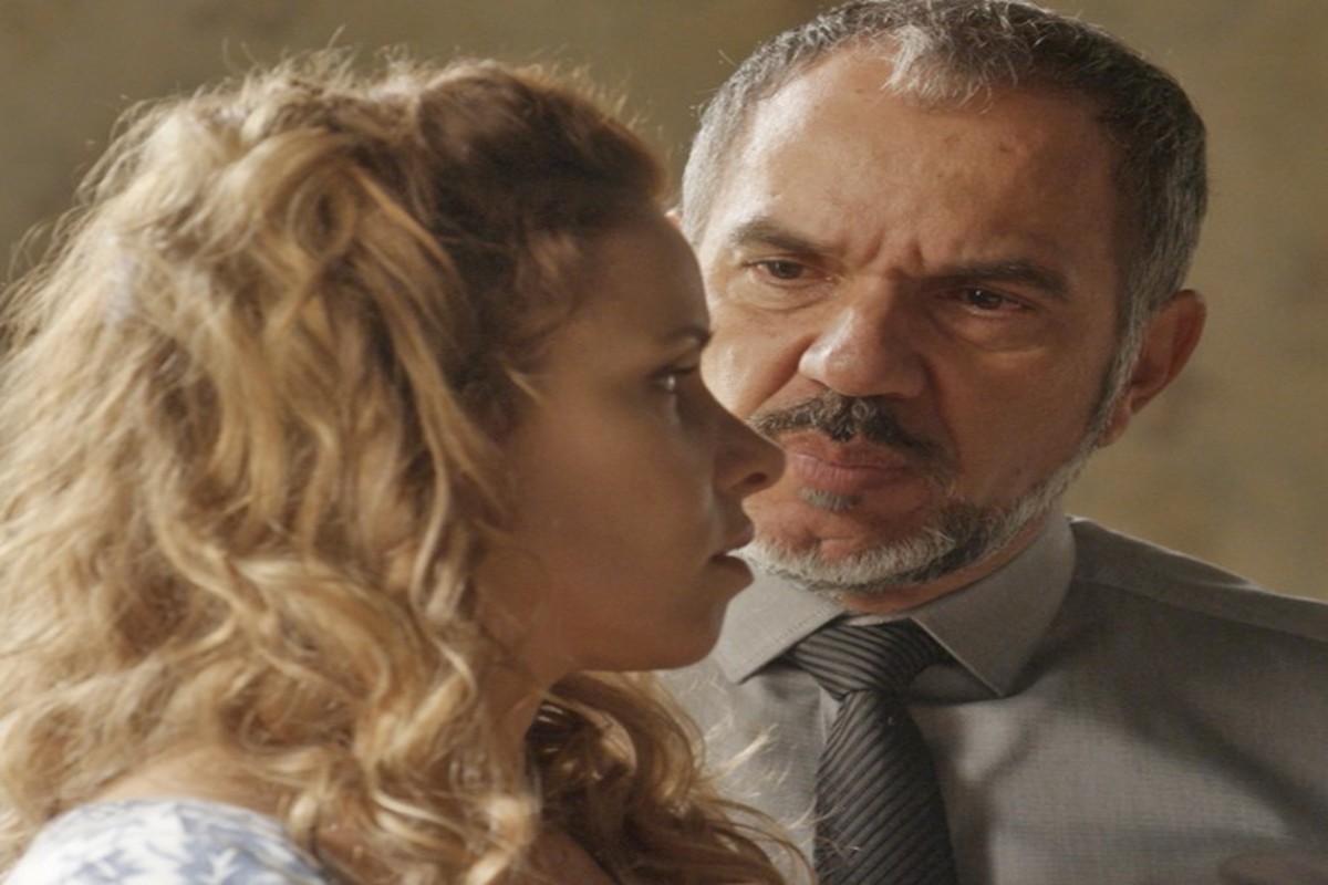 Gilda (Leona Cavalli) e Germano (Humberto Martins) de Totalmente Demais