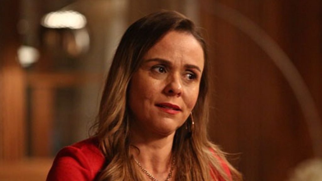 Giulia Gam como Carlota em Boogie Oogie