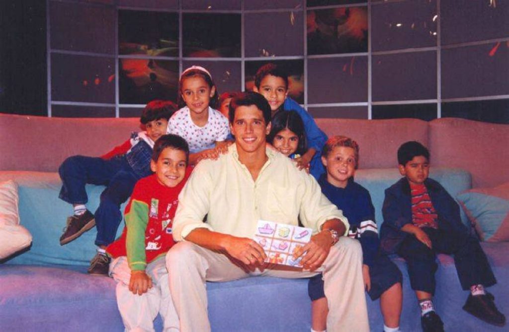 Henrique Ramiro (de azul) ao lado de Márcio Garcia no Gente Inocente