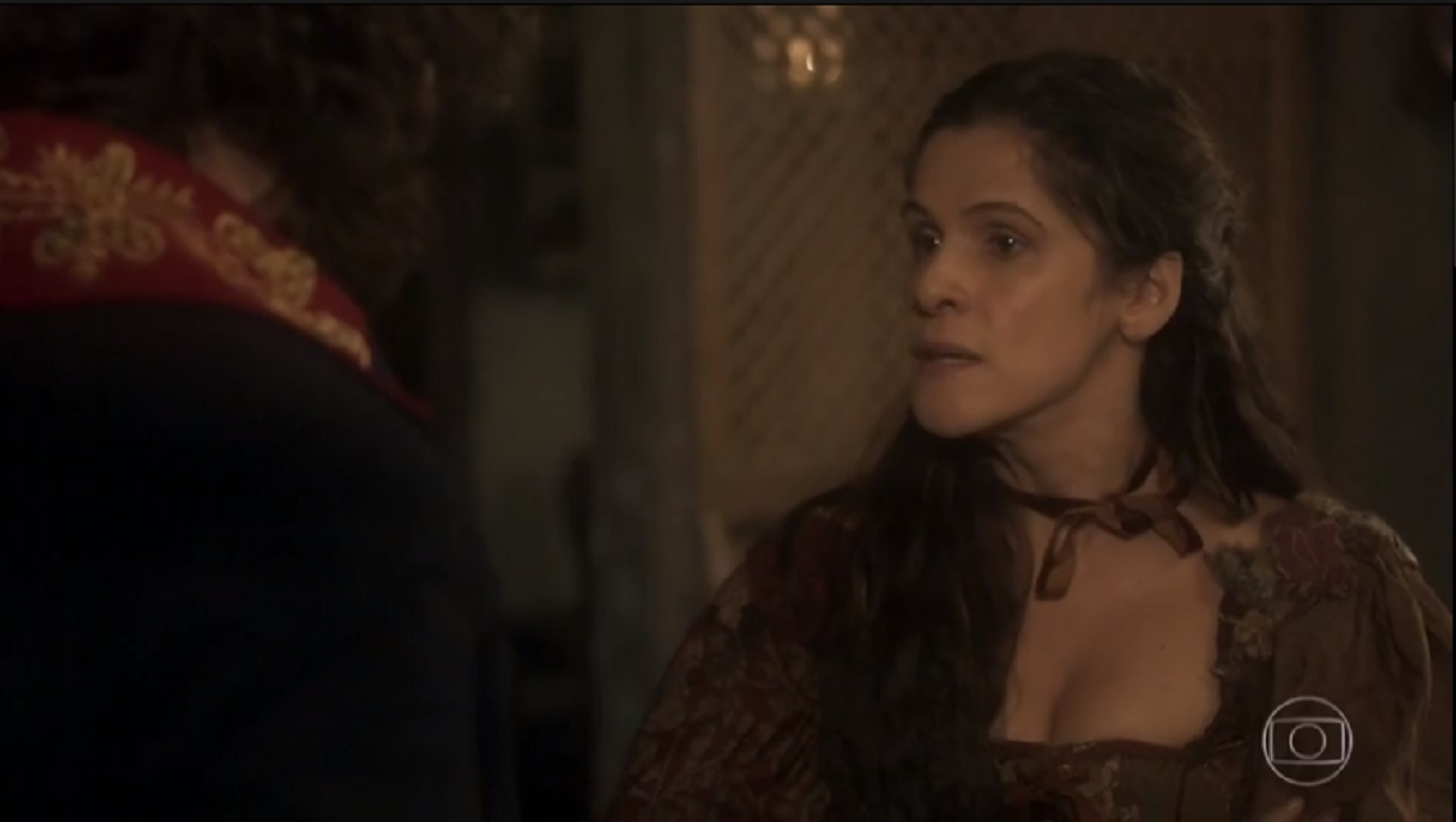 Joaquim (Chay Suede) e Elvira (Ingrid Guimarães) em Novo Mundo