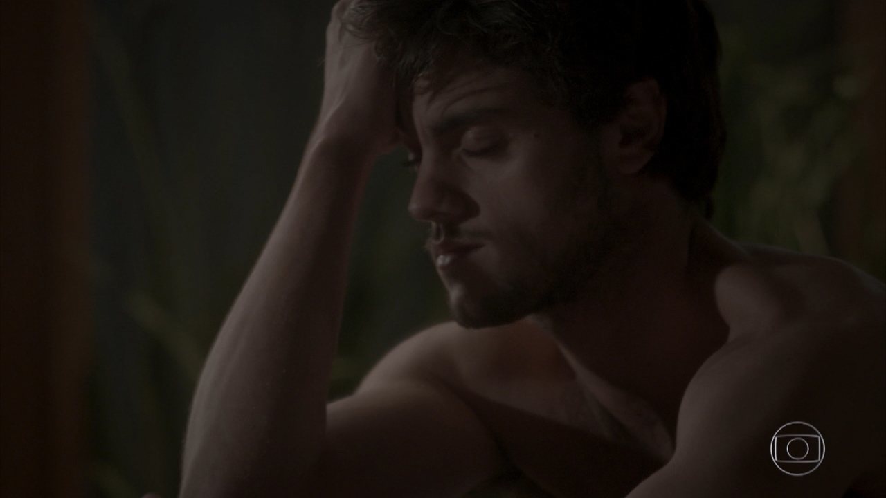 Jonatas (Felipe Simas) em Totalmente Demais