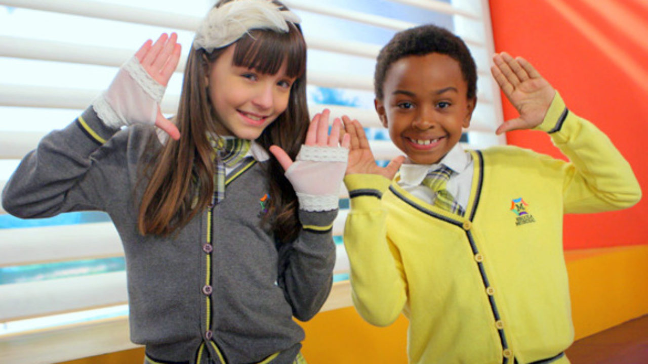 Maria Joaquina (Larissa Manoela) e Cirilo (Jean Paulo Campos) em Carrossel