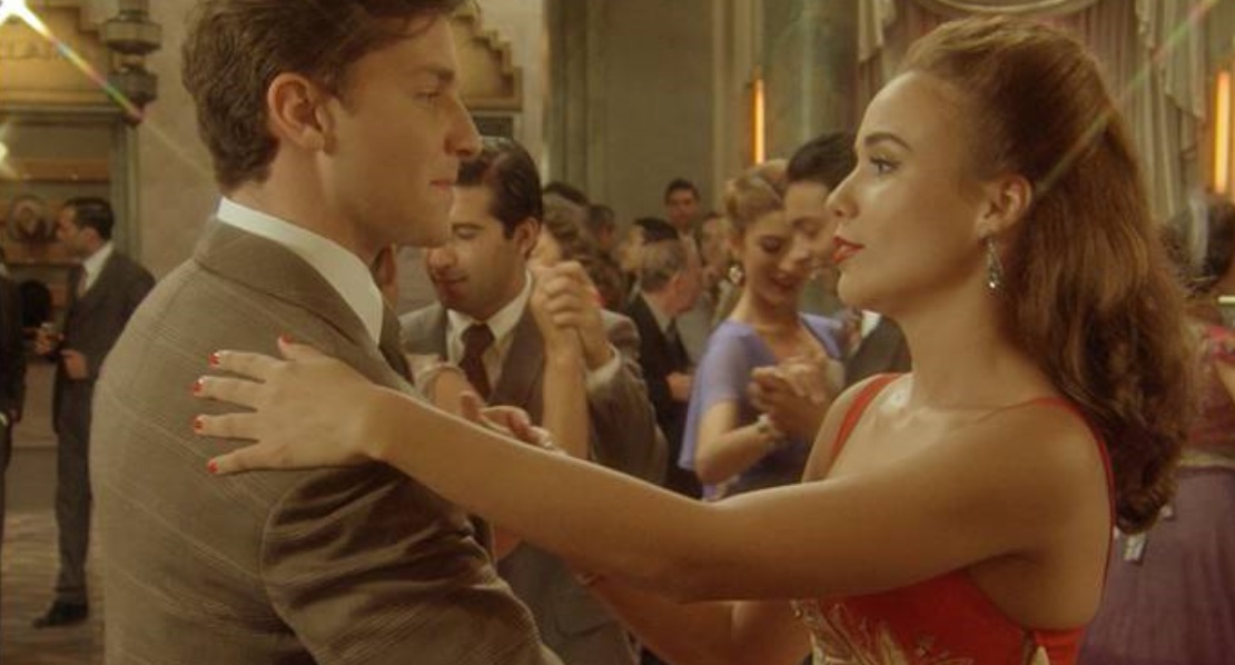 Romeu (Klebber Toledo) e Sarita (Juliane Araújo) de Êta Mundo Bom!