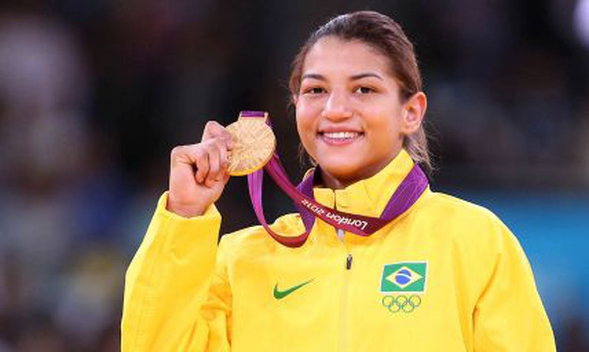 Sarah Menezes vira atração no BandSports