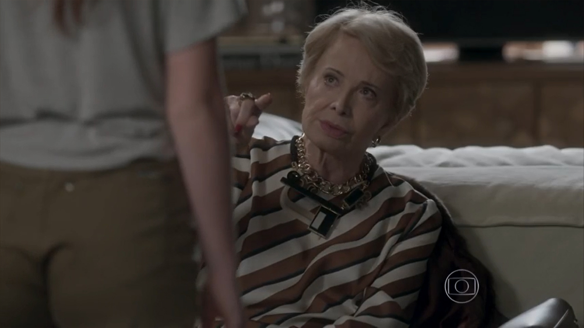 Stelinha (Glória Menezes) em Totalmente Demais