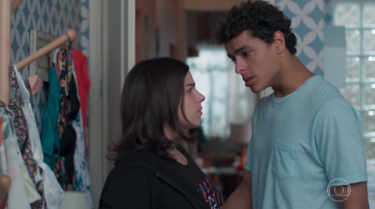 Tato (Matheus Abreu) e Keyla (Gabriela Medvedovski) de Malhação - Viva a Diferença